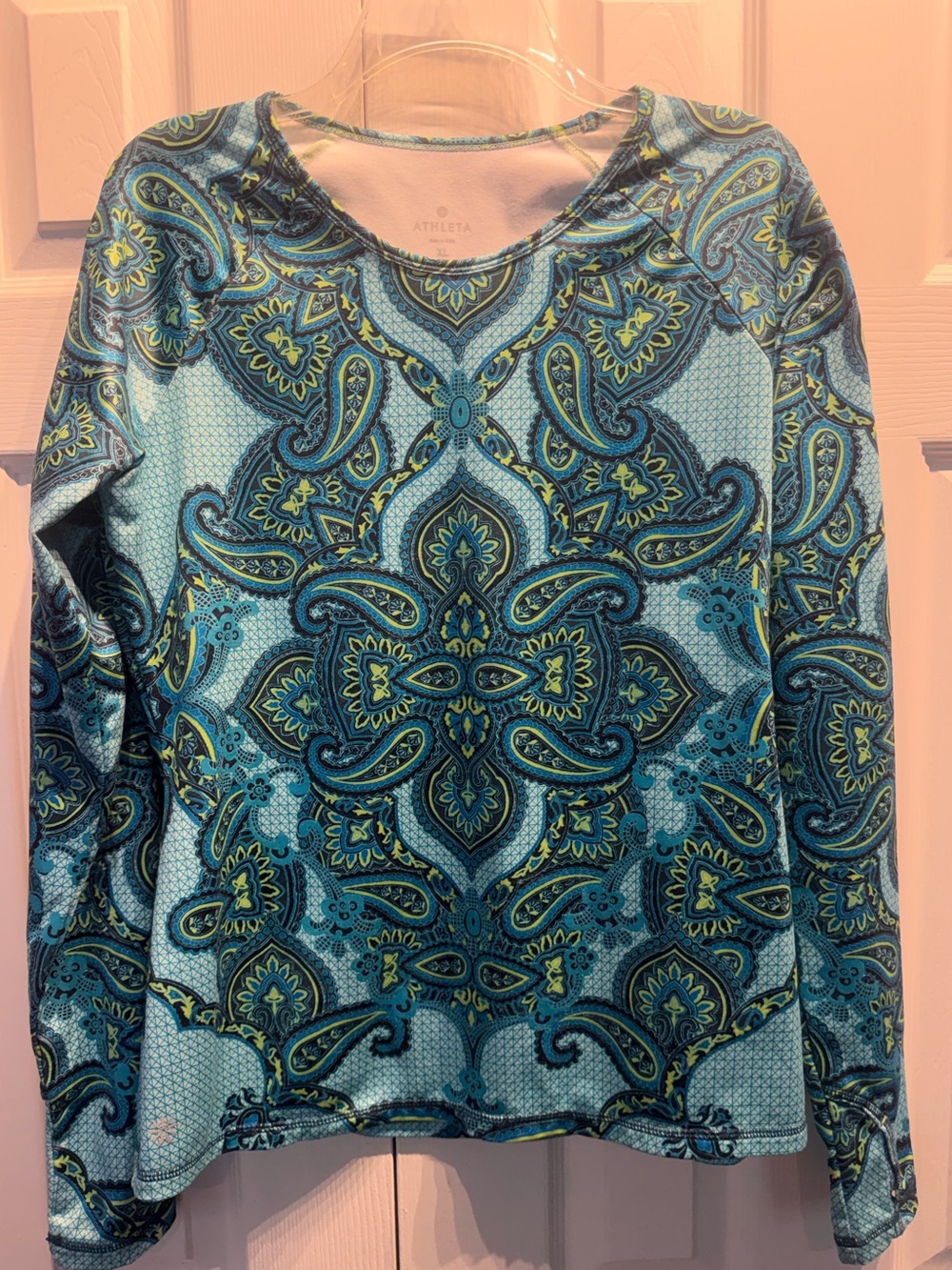 Athleta Sierra Nevada Vivid Paisley Silky Cozy Performance Top - XL